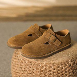 Wearing leather and velvet casual flat sole shoes for women, versatile retro soft soled Boken shoes
