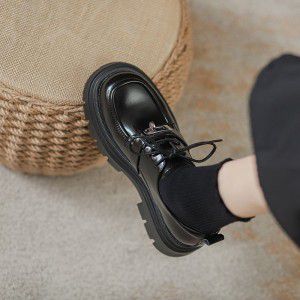Leather inner height increase thick soled small leather shoes for women, lace up loafers, lock buckle, internet famous single shoes