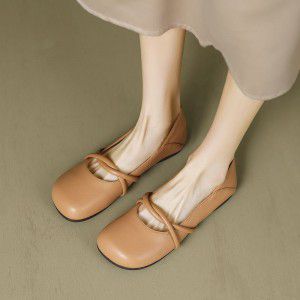 Retro comfortable sheepskin women's shoes, wearing shallow mouth flat bottomed Korean version single shoes