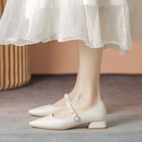 Black small leather shoes for women in spring, new leather pointed loafers, light mouth thick single order shoes for women