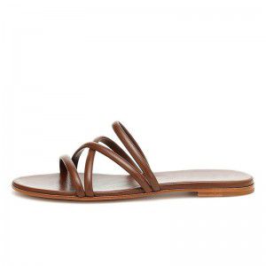 Minimally flat women's sandals