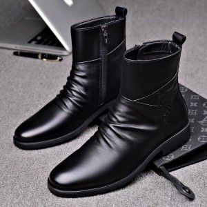 Cowhide men's leather boots with anti slip zipper for warmth, youth fashion, classic Martin boots